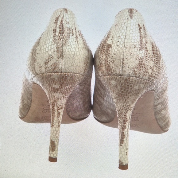 EUC ESCADA Snakeskin Printed Pumps IT 39 - Picture 3 of 5